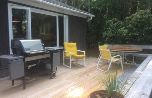 New Durham House | On Merrymeeting Lake - Cottage with Private Beach and Lakeside Deck