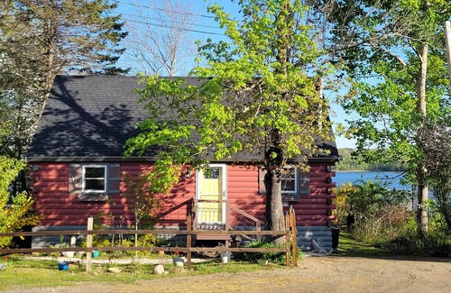 Stockton Springs Cabin | On Mill Cove. Close to Acadia, restaurants, kayaking, hiking trails.