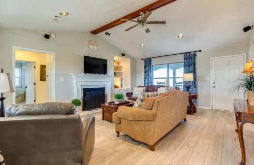 Gober House | On-Site Lake Access and Fire Pit Bonham Home!