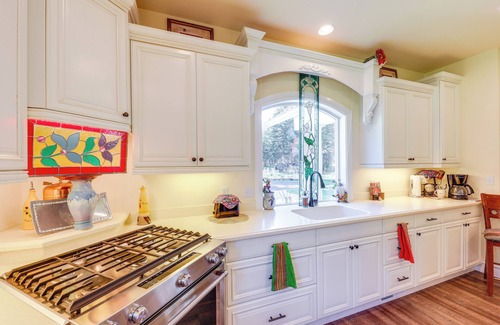 Libby House | On-Site Lake Access: Couples Retreat in Libby!