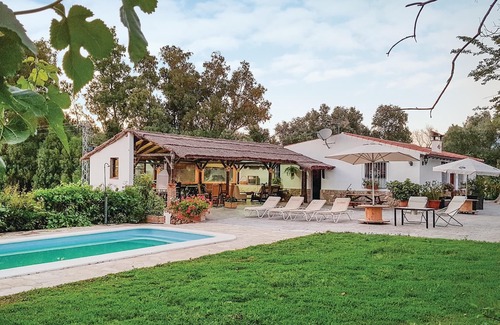 Jimena de la Frontera House | On the banks of the Guadiaro River you will find the vacation country house Vega El Dorado.
