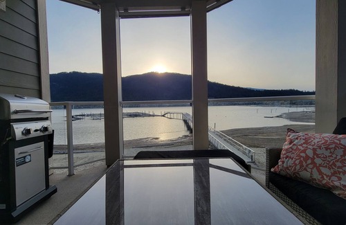 Sicamous Condo | On the Beach! 2 Bedroom 2 Bathroom Waterfront Condo with boat slip.