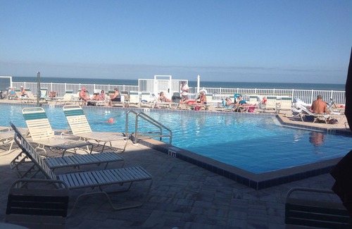 Ormond Beach Condo | On the beach at Daytona Beach with a spectacular ocean view and a reduced rate.