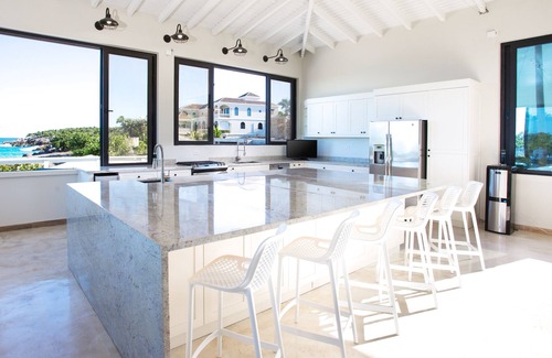 The Valley Villa | ON THE BEACH Luxury BeachHouse, sleeps 8, pool, hot-tub, fire-pit, …