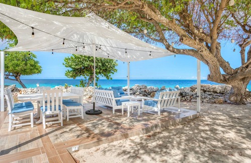 The Valley Villa | ON THE BEACH Luxury BeachHouse, sleeps 8, pool, hot-tub, fire-pit, …
