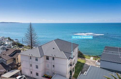 Cronulla Apartment | On The Esplanade - Close to beach & Cronulla mall with Aircon