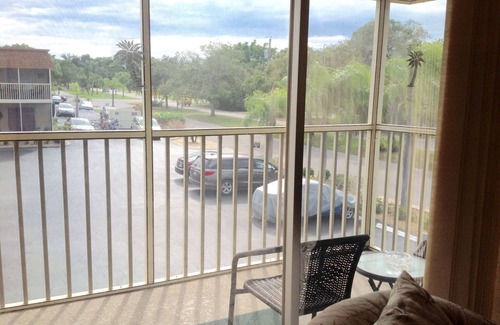 Venice Condo | On the Island of Historical Venice, Enjoy this Desirable Location close to Beach
