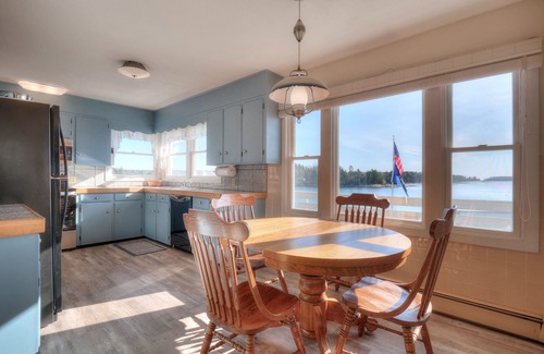 Saint George House | ON THE OCEAN, OVER LOOKING WHEELERS BAY 83 Eagle Quarry Road Spruce Head, Me