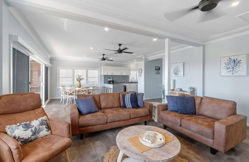 Mollymook Beach House | On The Sand at Mollymook Beach