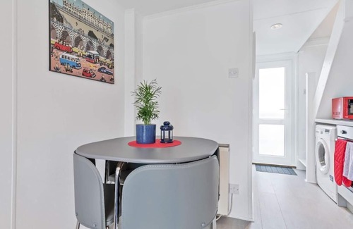 Seafront Apartment | On the Water A One-of-a-Kind Stay | Free Parking | By My Getaways