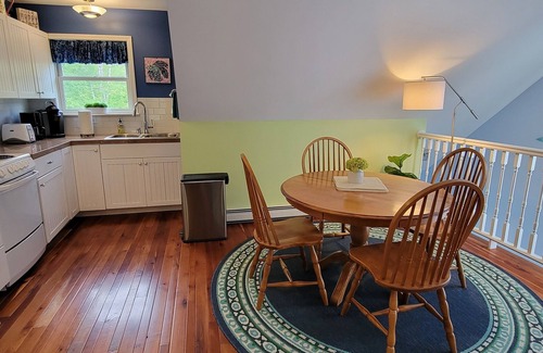 Suttons Bay Apartment | On West Grand Traverse Bay -Private Carriage House -Sleeps 4 Between TC & S Bay