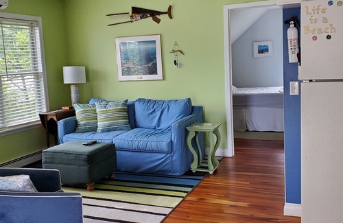 Suttons Bay Apartment | On West Grand Traverse Bay -Private Carriage House -Sleeps 4 Between TC & S Bay