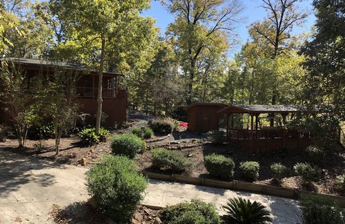 Negreet House | Once a Part of the Beloved Shady Oak Lodge - Cabin 1 - 4 beds w/Boat Ramp