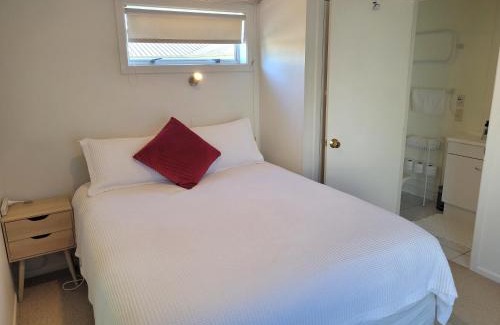 Hamilton Apartment | One Bed Self Contained-Dog Friendly
