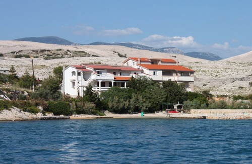 Kustici Apartment | One bedroom apartment near beach Kustići, Pag (A-6376-i)