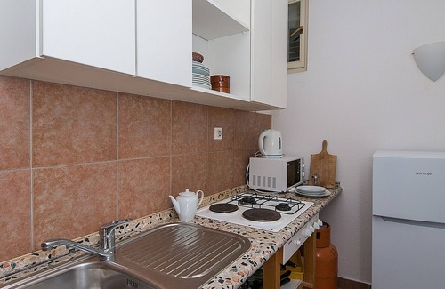 Brela Apartment | One bedroom apartment near beach Brela, Makarska (A-16950-d)