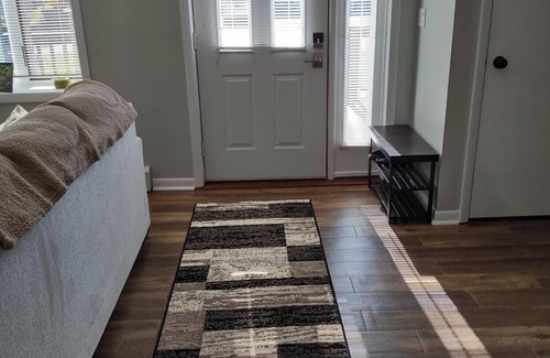 Fruitport House | One bedroom apartment in Fruitport, MI , Sleeps 4 ,great location.