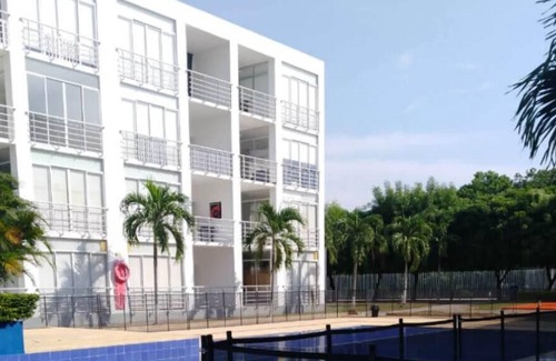 Flandes Apartment | One-bedroom apartment with a pool close to restaurants!