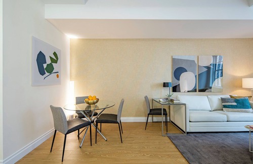 Financial District Apartment | One Bedroom in Battery Park City