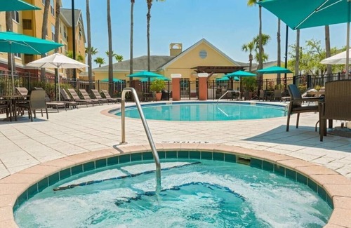 Orlando Apartment | One Bedroom King Suite Near Walgreens ORL