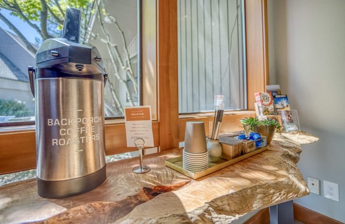 Century West Condo | One-Bedroom MBVR Condo, Soaring Deschutes River Views, Fireplace, and Hot Tub!