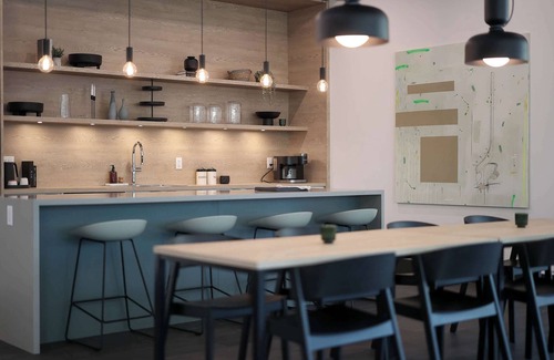 Rossland Apartment | One Bedroom | Sleeps 2 - 4 | The Crescent Condos