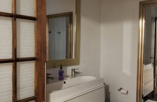 Saugerties Apartment | One bedroom suite in Saugerties village