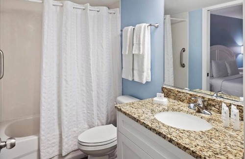 Ormond Beach Hotel | One King Room w/Amazing City View – Modern Design Meets Everyday Comfort