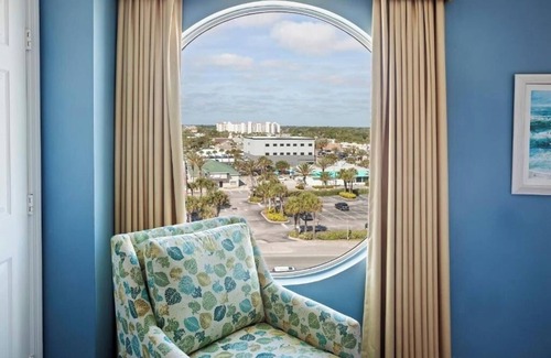 Ormond Beach Hotel | One King Room w/Amazing City View – Modern Design Meets Everyday Comfort