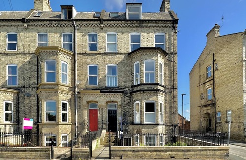Acomb Apartment | One Moorgate view free on street parking