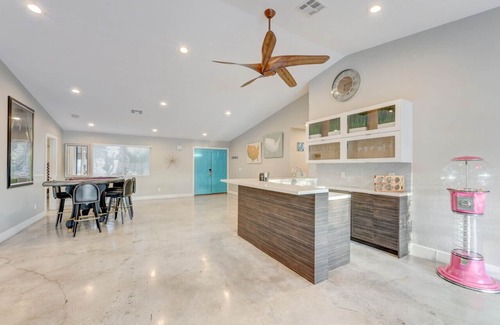 Canyon Gate House | One of a Kind with Private Pool, Spa, Volleyball, Game Room, Life size Chess