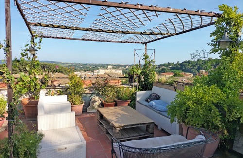 Lake Bracciano Apartment | One of the most charming homes in Bracciano