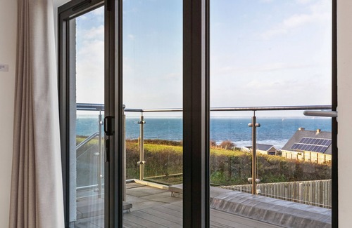 Little Haven Cottage | ONE SAND BANKS, family friendly, with a garden in Broad Haven