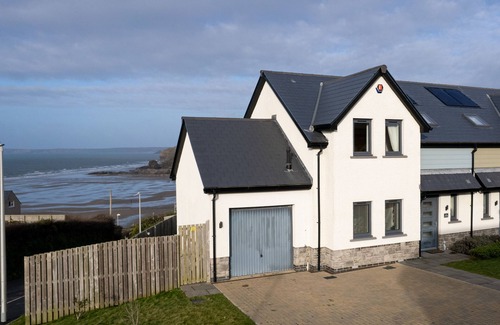 Little Haven Cottage | ONE SAND BANKS, family friendly, with a garden in Broad Haven