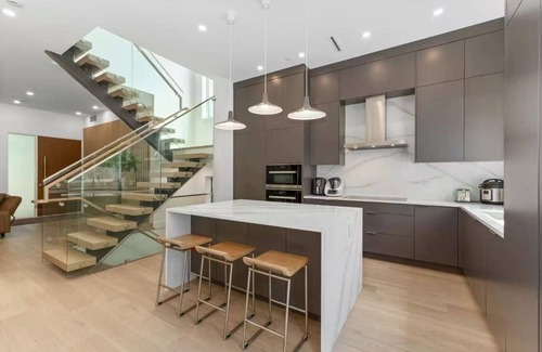 Dunbar House | One-year New Luxury House on Vancouver West Side