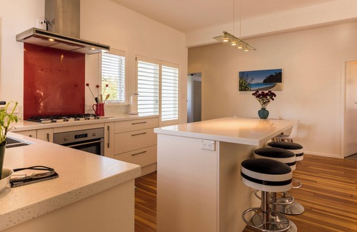 Oneroa House | Oneroa Village, 5 mins to Oneroa beach, Restaurants & Shops | Be My Guest