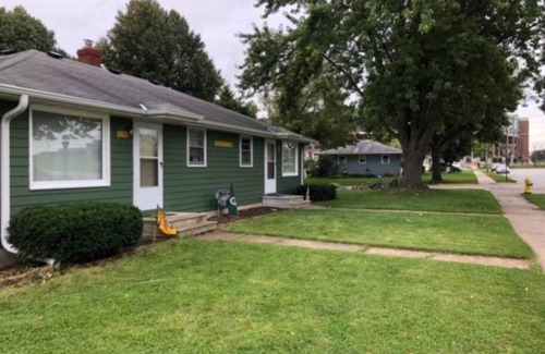Green Bay House | Only 2 blocks from Lambeau Field and the Titletown District.