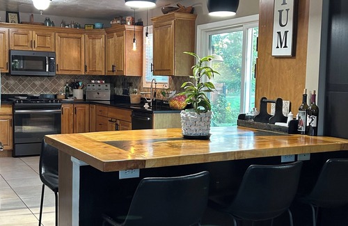 Stockwell House | Only 3.3 miles from Ironman Raceway!