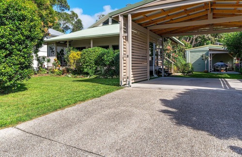 Tin Can Bay House | Only 3 minutes walk to the water!