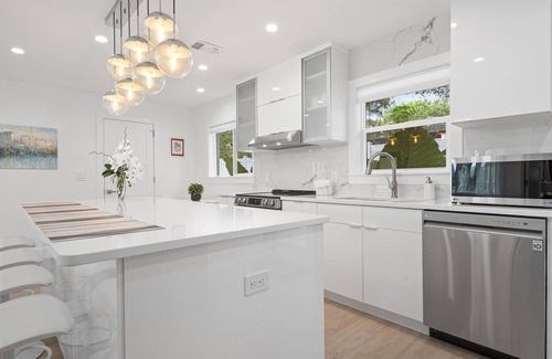 Arlington Park House | ONLY A FEW MINUTES FROM THE #1 BEACH IN THE USA!