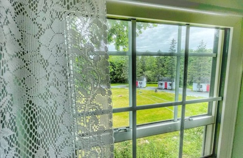 Trenton Hotel | Open Hearth Inn Suite 3 - 10 min to Acadia!