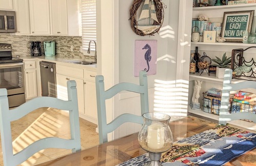 Nags Head House | OPEN Labor Day Weekend! 3 Mermaids Cottage mp 10.5 Oceanside 2 blocks to beach