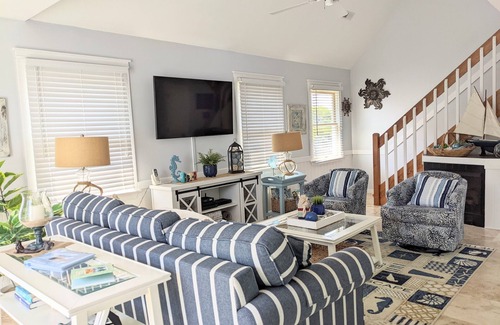 Nags Head House | OPEN Labor Day Weekend! 3 Mermaids Cottage mp 10.5 Oceanside 2 blocks to beach
