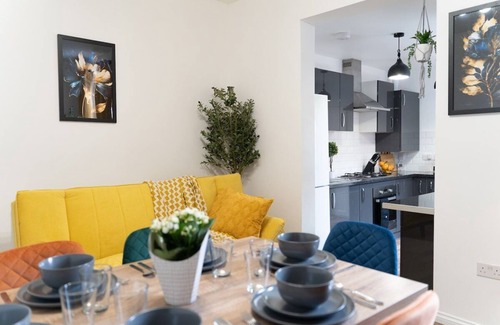 Portsmouth House | Open Mind Property - Luxury 5 Beds & Free Parking