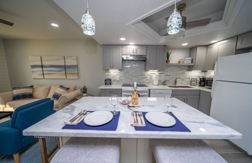 Lake Havasu City Condo | "Open NOW!" Newly Remodeled Luxury Condo. Centrally located.