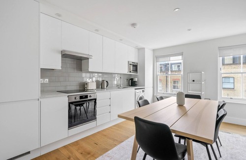 Bishop's Apartment | Open plan Waterloo, 2BR, New build, terrace, by Blueground