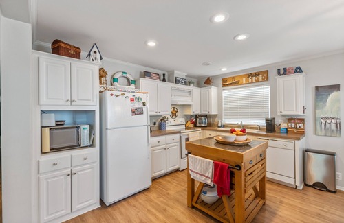 Carolyn Estates House | Open Water~Sunsets~Swimming~Standing Work Station with High Speed Internet~Lake