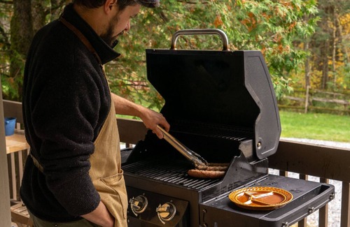 Frampton Ski Chalet | Oppy Shack located directly on the wildlife preserve at Miller Zoo.