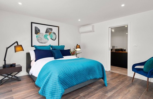 Beaumaris House | Opulence in Bayside with Incredible Views