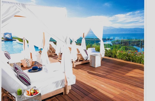 Nuevo Vallarta Apartment | Opulent 4-Bedroom 7,000ft2 Ste w/16 FREE Or Disc Golf Dec 27, 2025 - Jan 3, 2026